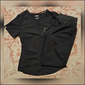 Short Queen's Scrub Set